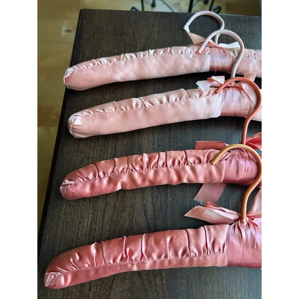 4 Vintage satin padded clothes hangers delicate ribbon bows pink Neiman Marcus